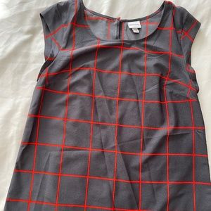 Dressy short sleeved work shirt